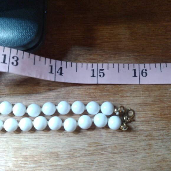 Vintage Milk Glass Beads Necklace C Clasp - Picture 4 of 5